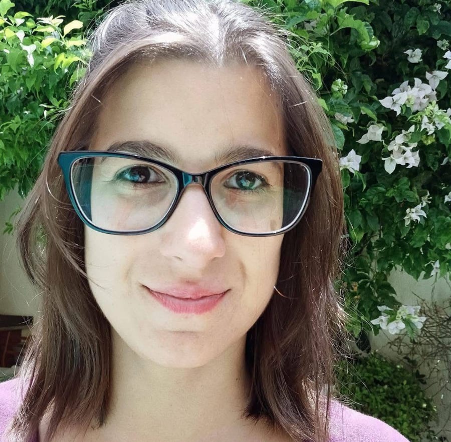 Foto de Thais Azevedo, neuropsicopedagoga em São Paulo